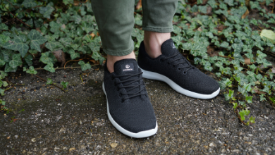 Black minimalist sneakers sales