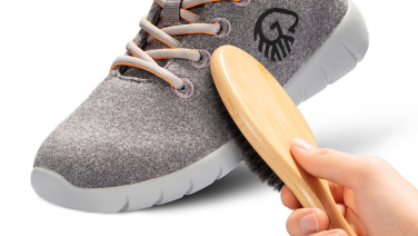 The optimal care for wool: Discover the GIESSWEIN felt brush!